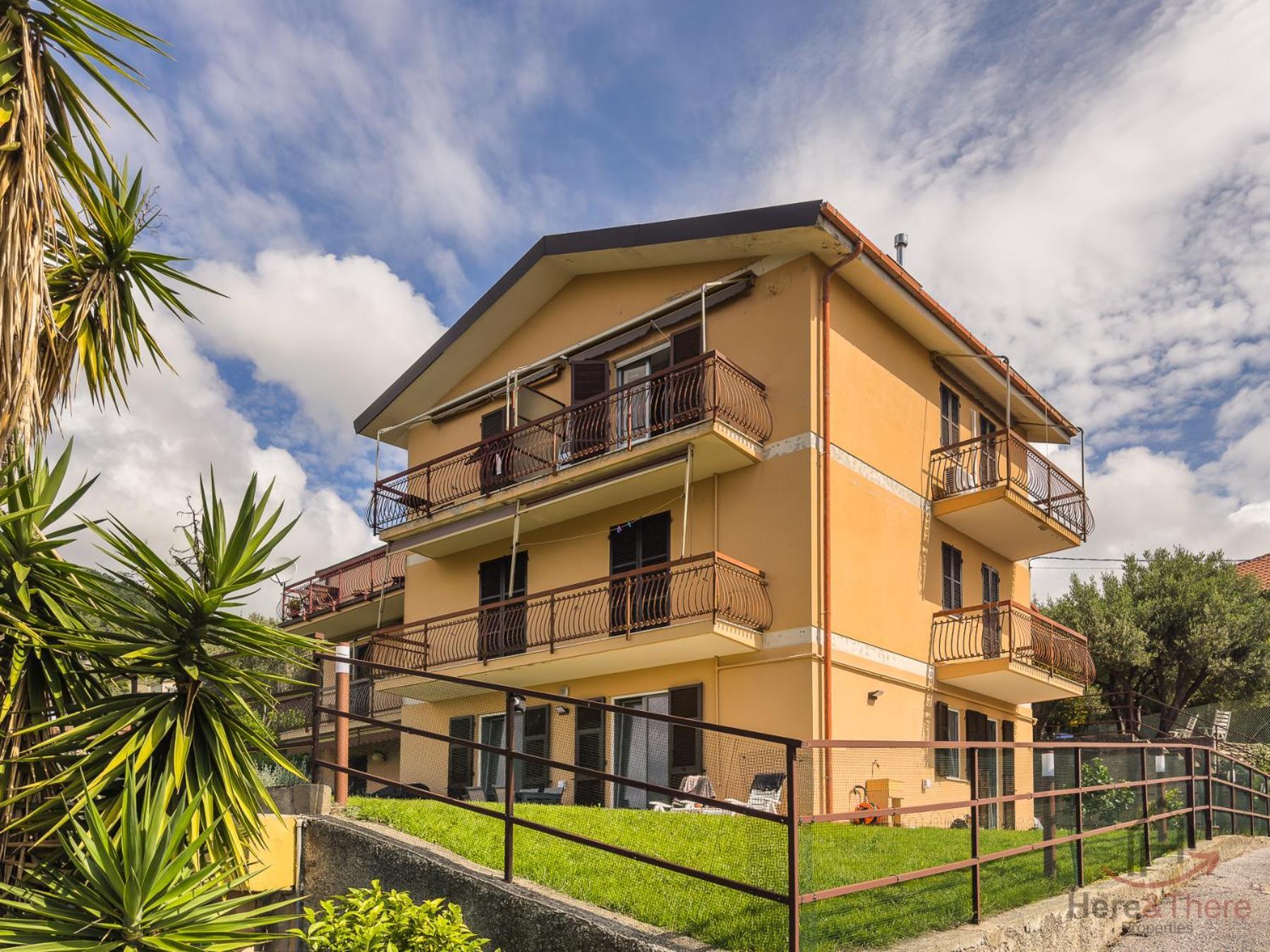 Garden & Sea View - Free Beach Access And Garage - Wifi Varazze Zewnętrze zdjęcie